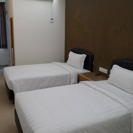Hotel Grand Court Inn - Сунгай Бесар Екстериор снимка
