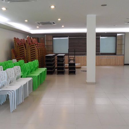 Hotel Grand Court Inn - Сунгай Бесар Екстериор снимка